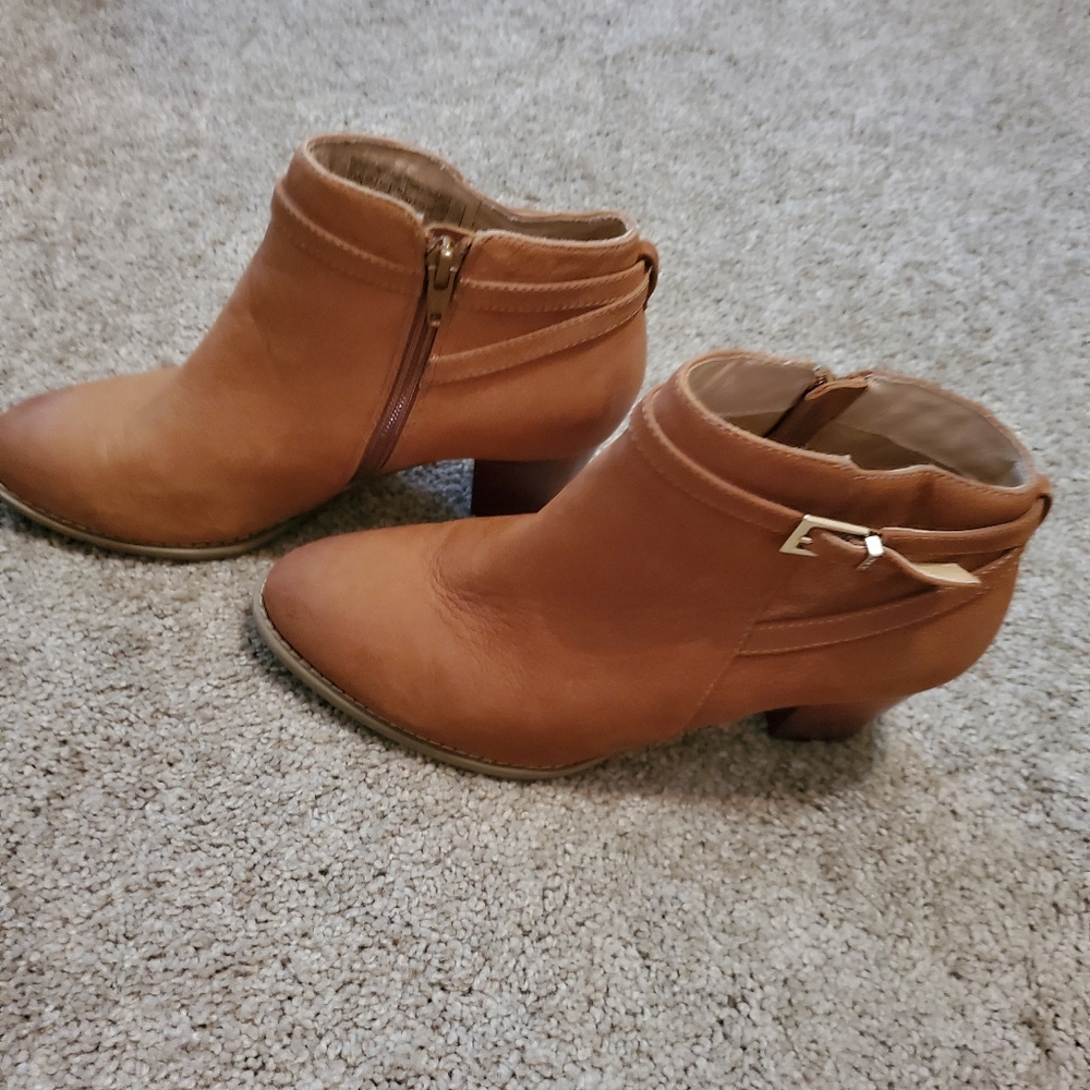 Vionic Upton Ankle Boot - image 5